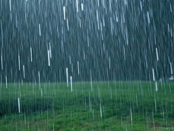 雨幕低垂，成语映现倾盆之势